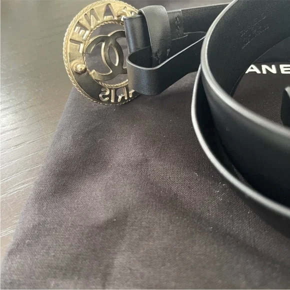 Chanel CC Logo Belt Black Leather Gold Medallion Buckle Size 90/36 Authentic - Picture 7 of 16